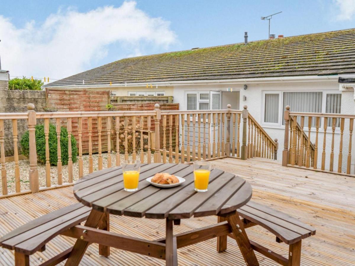 3-Bed 5-6 Berth Modernised Bungalow! Tenby Exterior photo
